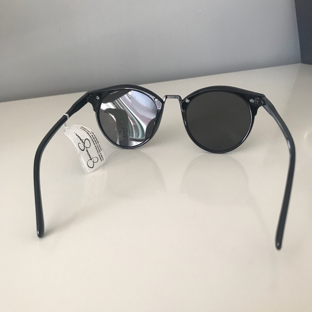 Round Black High Bridge Jessica Simpson Sunglasses - Picture 7 of 8